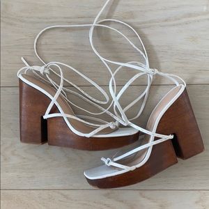 Brand new never worn Jacquemus platform sandals
